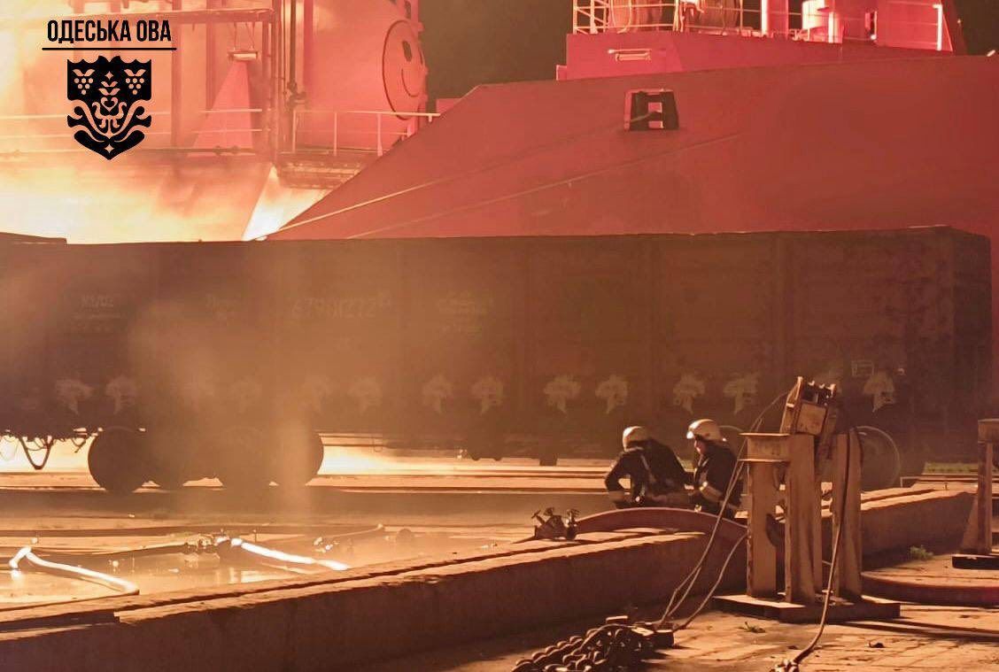 Вночі 17 листопада російські терористи знову масовано атакували Одещину ударними безпілотниками.