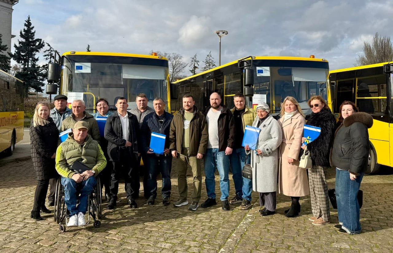 Одещина отримала ще 5 шкільних автобусів