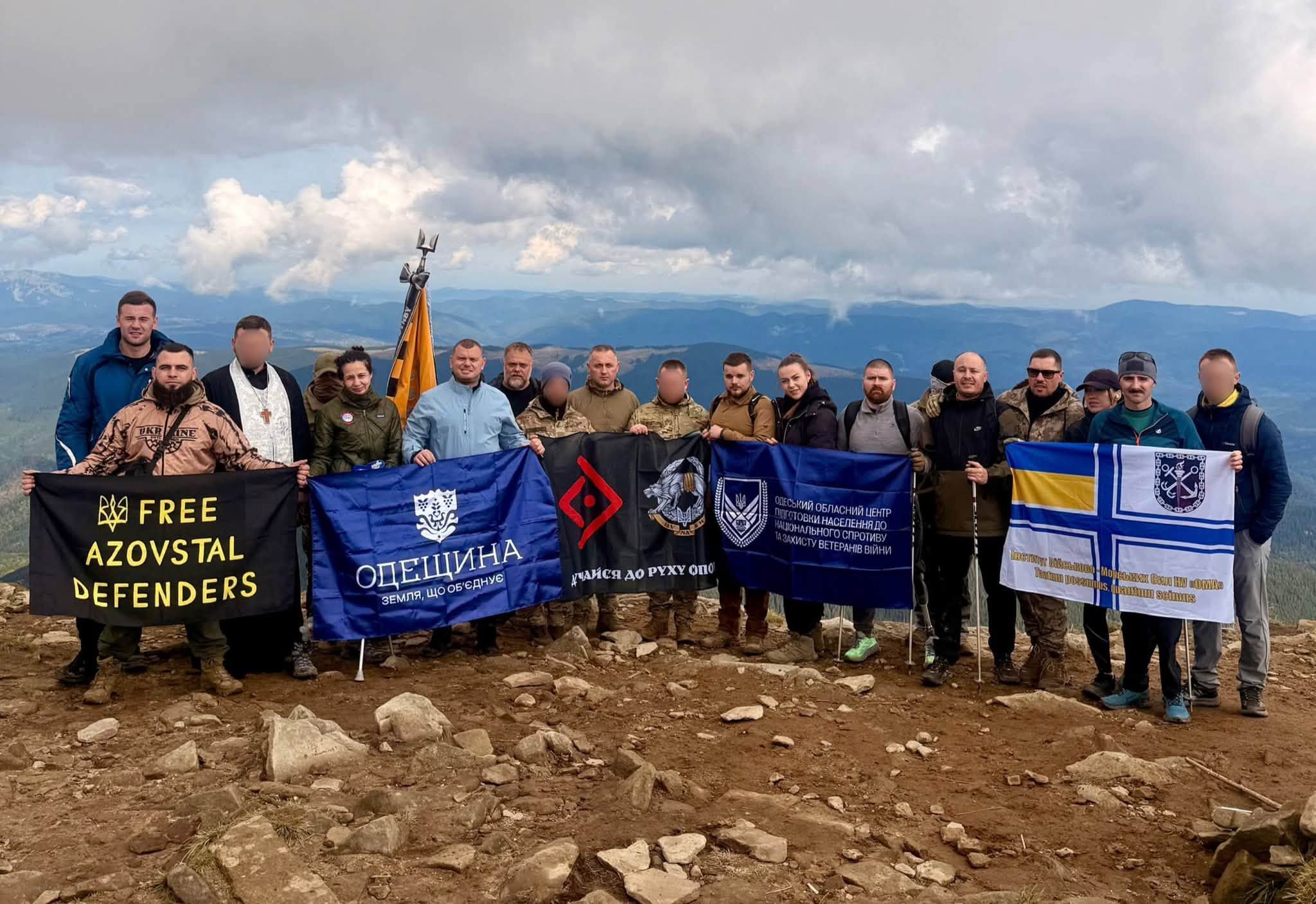 Ветерани Одещини підкорили найвищу точку України — Говерлу!