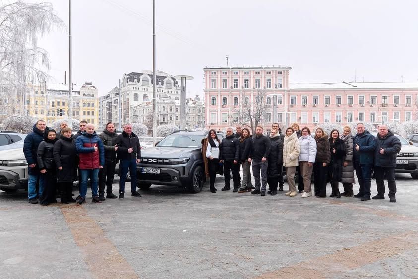 У Києві відбулася офіційна церемонія передачі автомобілів громадам Одеської області в межах проєкту швидкого реагування 