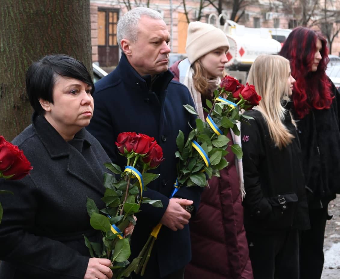 Сьогодні вшанували День пам’яті Героїв Крут, подвиг київських студентів, які 1918 року стали на захист незалежності України.