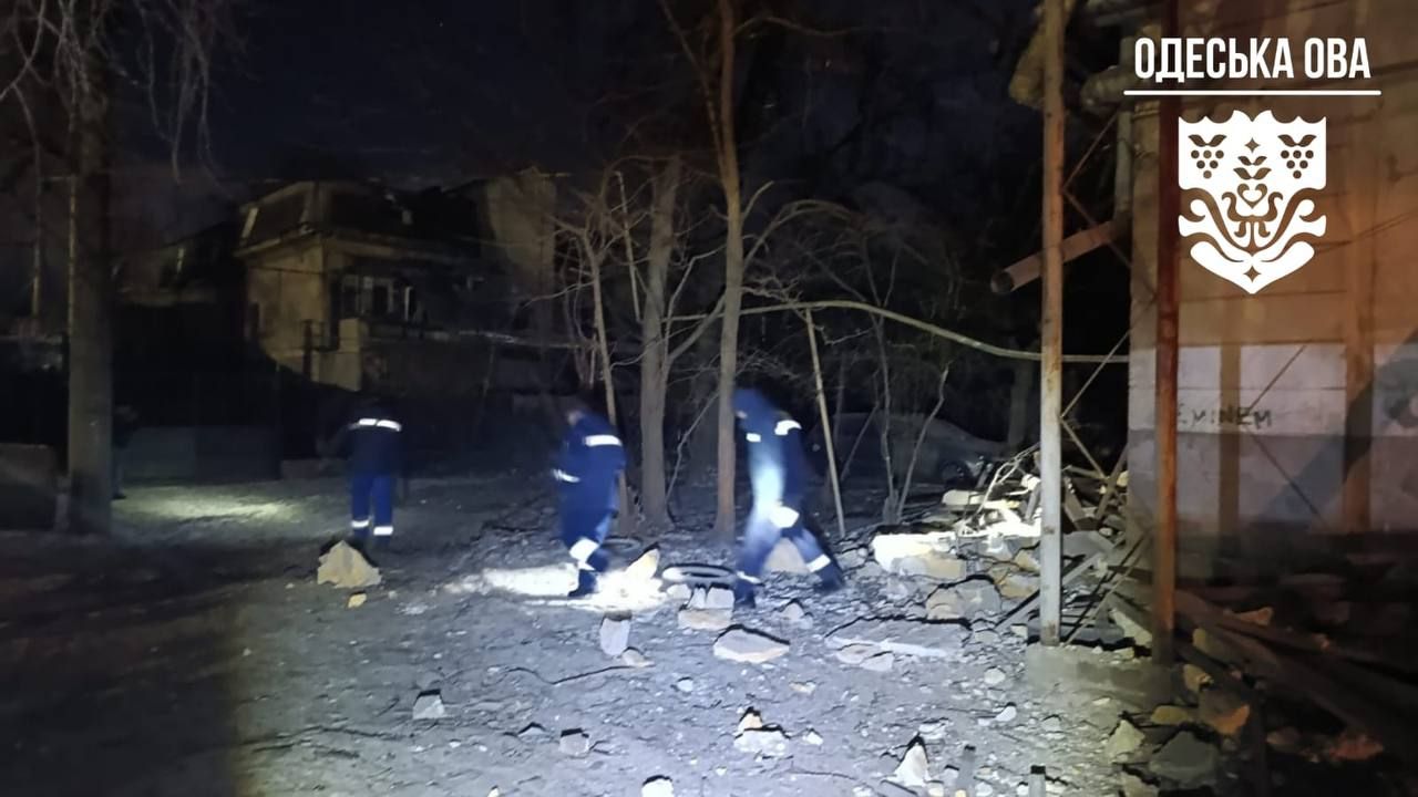 Вночі ворог здійснив масовану атаку ударними дронами по Одещині. 