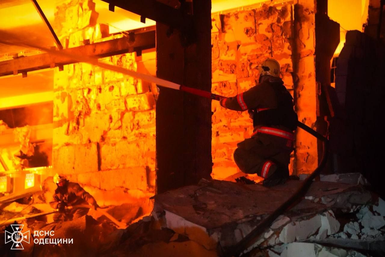 Унаслідок нічної атаки ворога на Одещину одна людина загинула, ще шестеро отримали поранення.