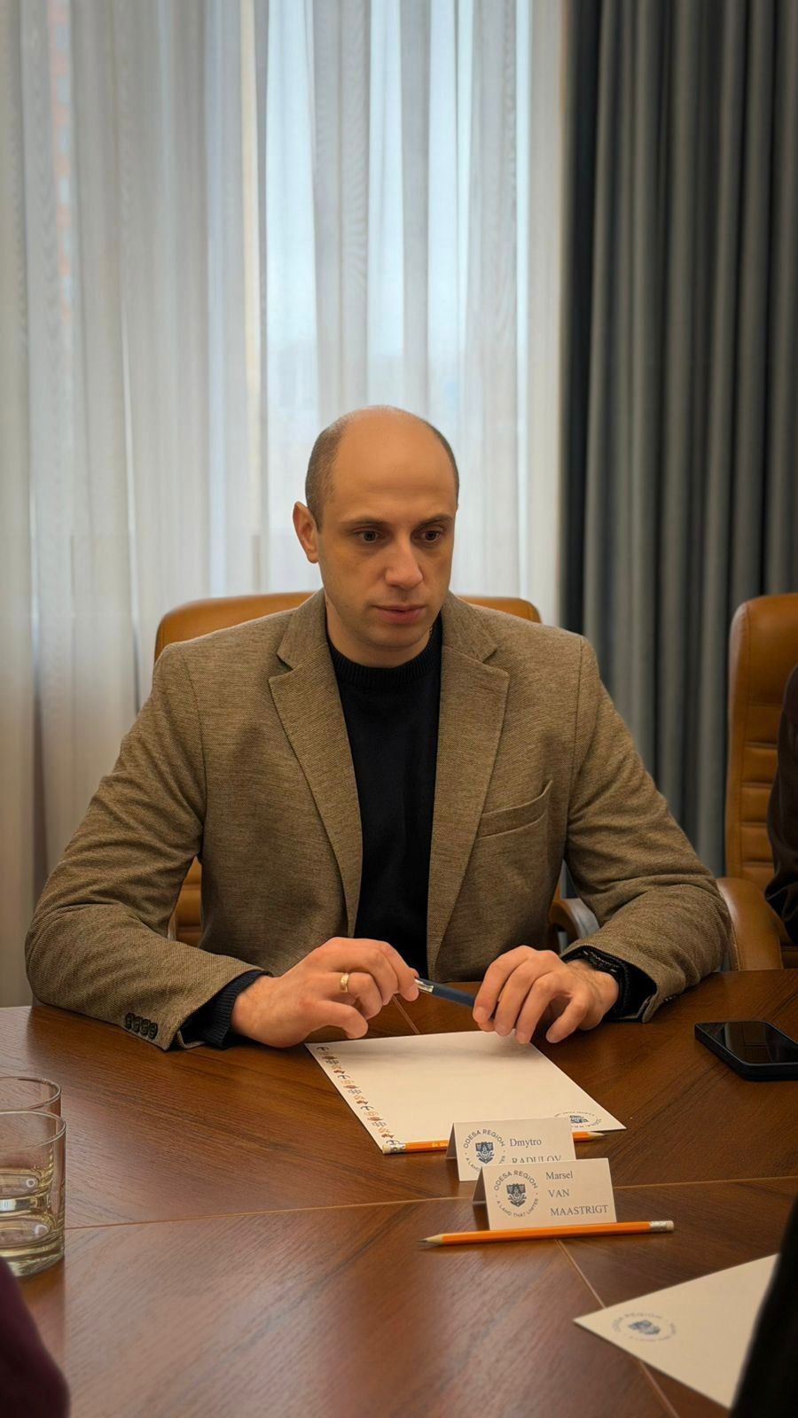 Заступник  начальника Одеської ОВА Дмитро Радулов зустрівся з керівником саб-офісу Управління Верховного Комісара з питань біженців (УВКБ ООН) Марселем ван Маастрігтом.