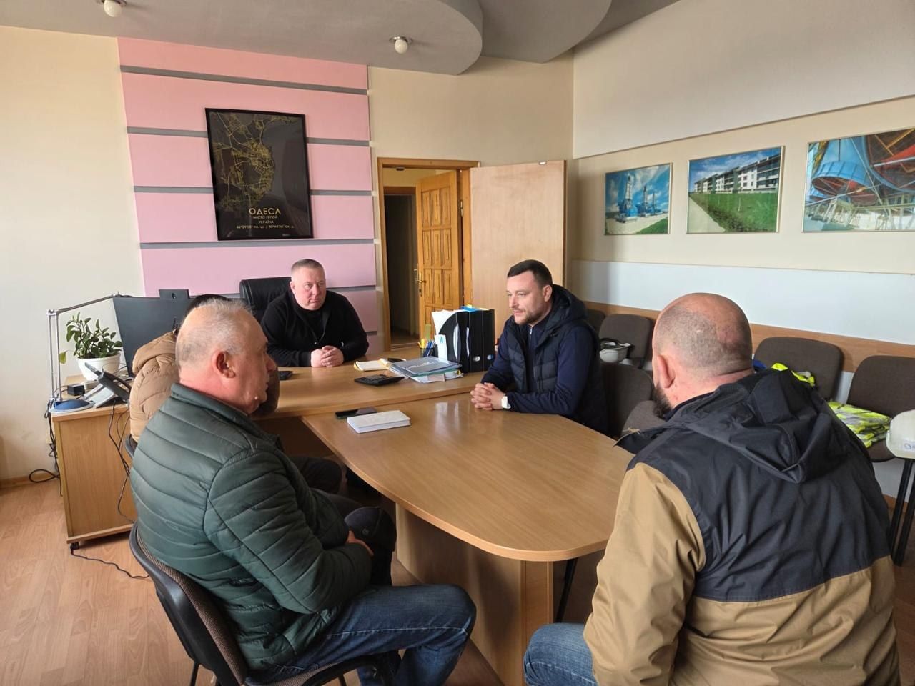 Заступник начальника Одеської обласної військової адміністрації Антон Шалигайло на виконання доручення голови ОВА провів виїзну нараду на об’єктах критичної інфраструктури системи газопостачання області.