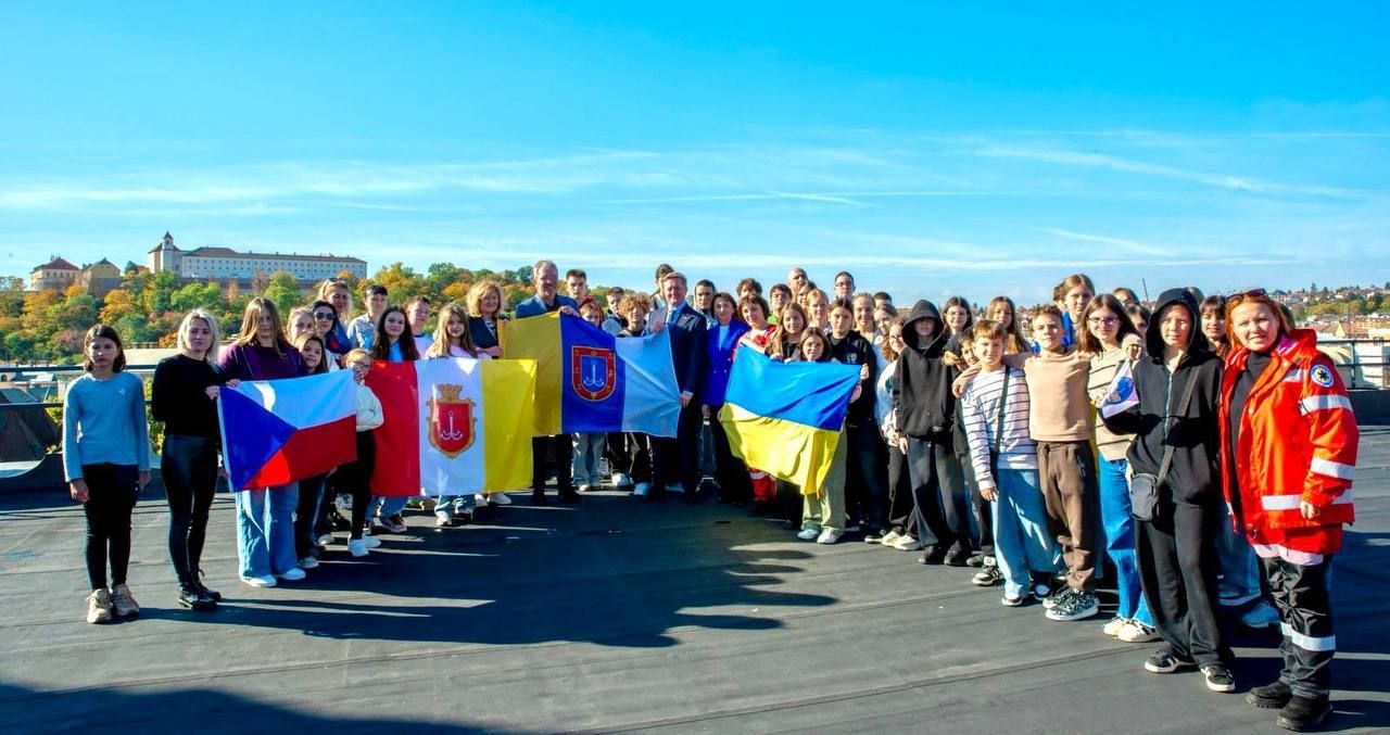 Повномасштабна війна змінила дитинство українських дітей. Стрес, тривоги, вимушені переміщення вимагають особливої уваги до їх психологічного та фізичного стану. Тому питання оздоровлення дітей для нас - завжди в пріоритеті