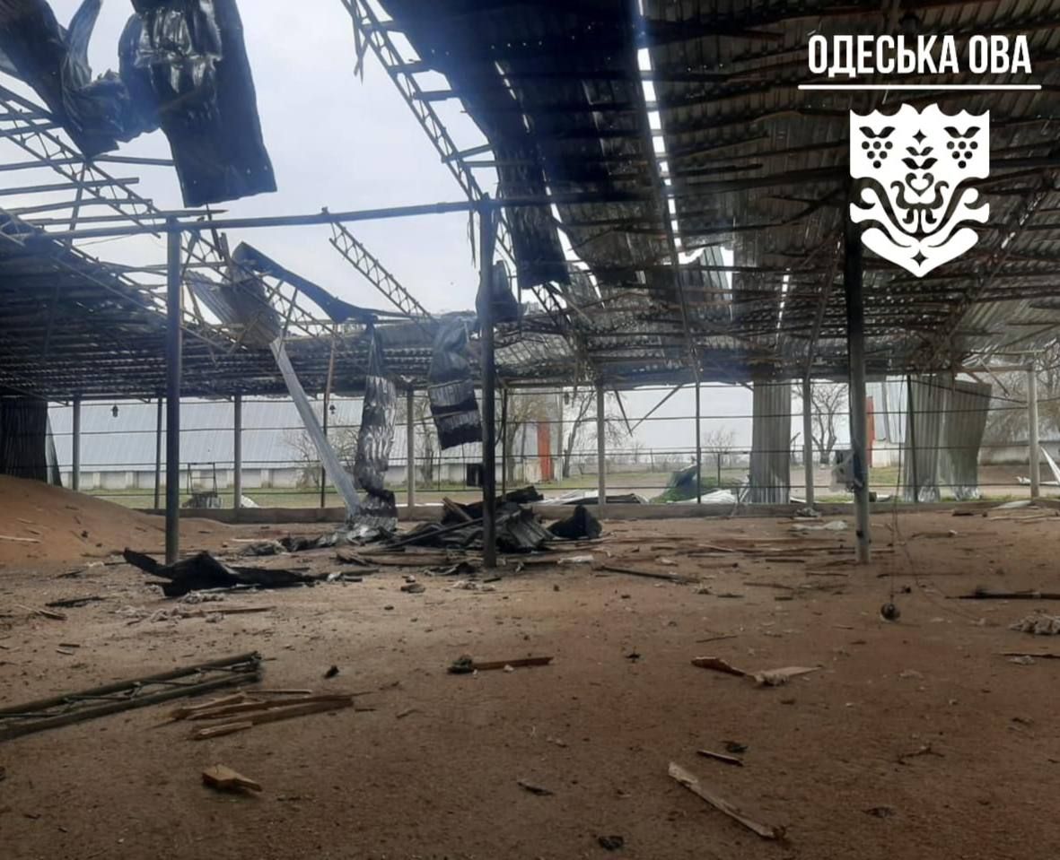 Вдень ворог масовано атакував південь Одещини ударними безпілотниками.