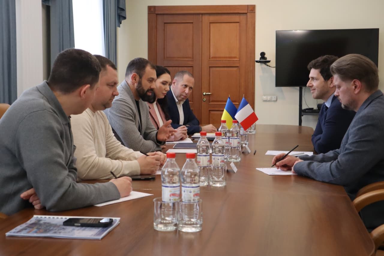 Заступник начальника Одеської ОВА Олексій Химченко провів зустріч із політичним радником Посольства Французької Республіки в Україні Емманюелем Дрейфюсом