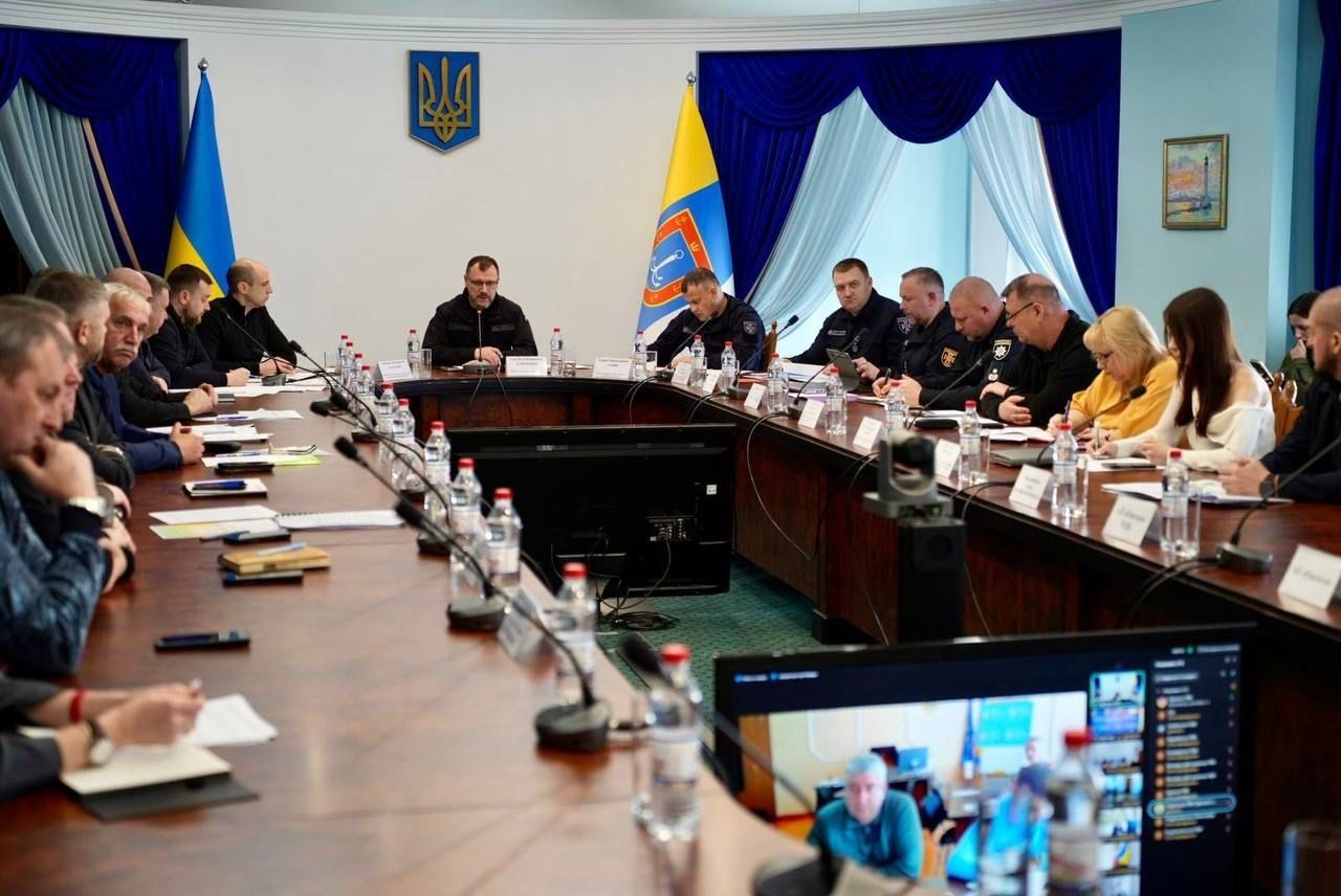 Сьогодні в Одеській обласній державній адміністрації під головуванням Міністра внутрішніх справ України Ігоря Клименка відбулася міжвідомча нарада щодо безпекових питань та підготовки регіону до зими. 