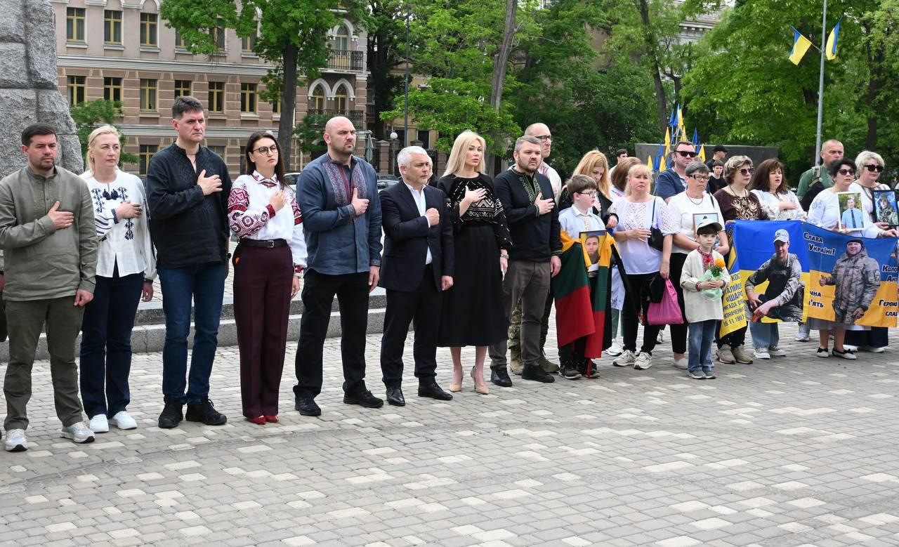 Сьогодні, у День вишиванки, в Одесі зародилася нова пам’ятна традиція - «Вишита стрічка пам’яті»