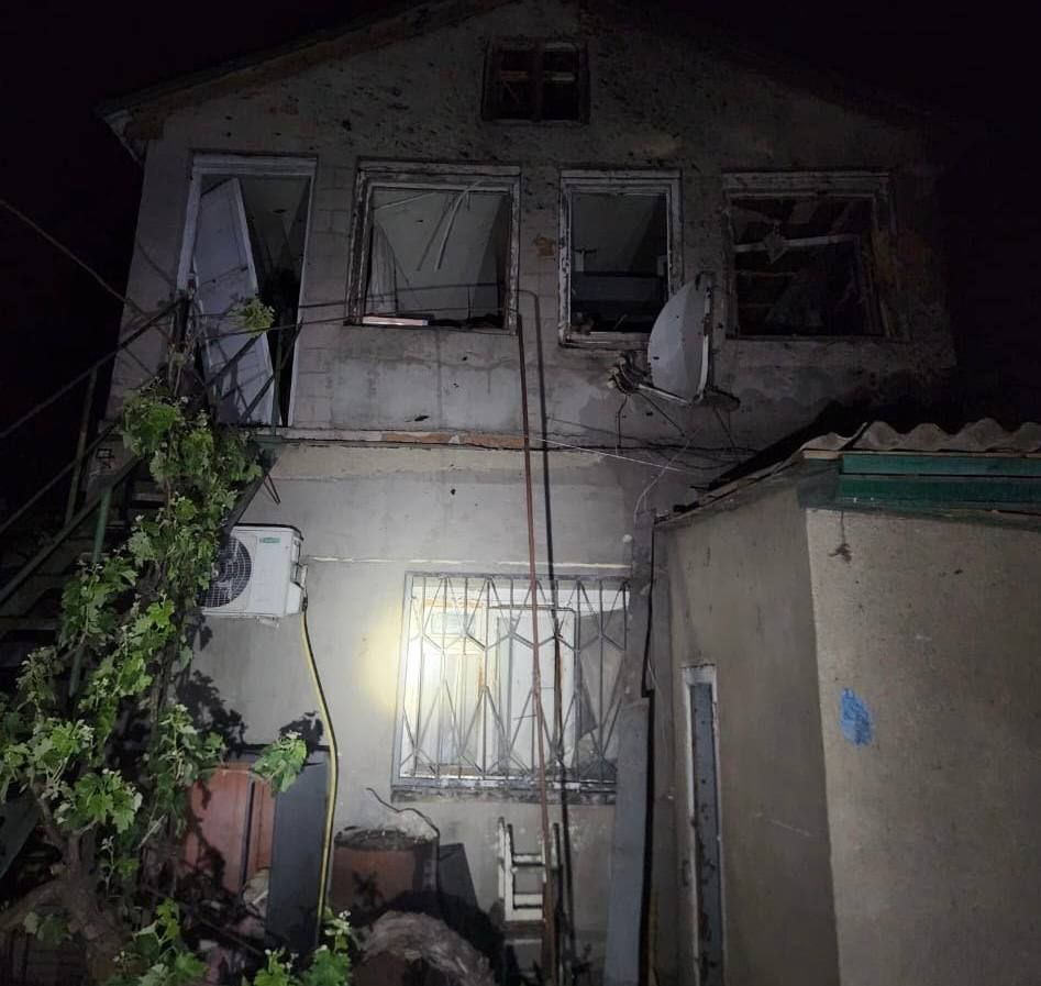 Цієї ночі ворог знову масовано атакував цивільну інфраструктуру Одещини ударними безпілотниками.