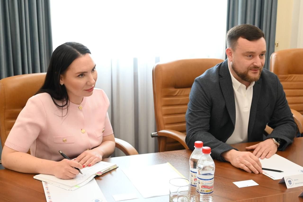Відбулася зустріч заступника начальника Одеської ОВА Антона Шалигайла зі Старшим партнером компанії «Marsh McLennan» Кріспіном Еллісоном.