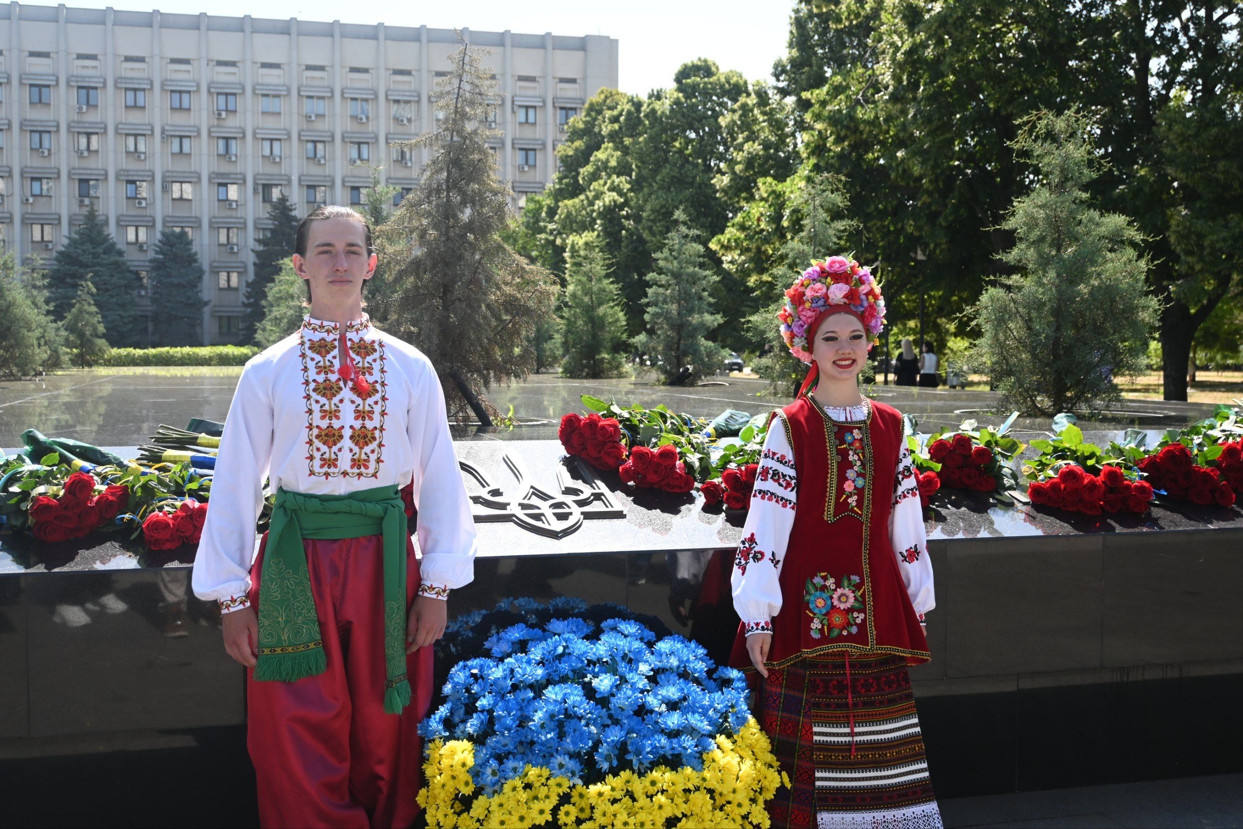 З нагоди 30-ї річниці Дня Конституції України, відбулося покладання квітів до Меморіалу Борцям за Україну у Сквері Слави і Волі.