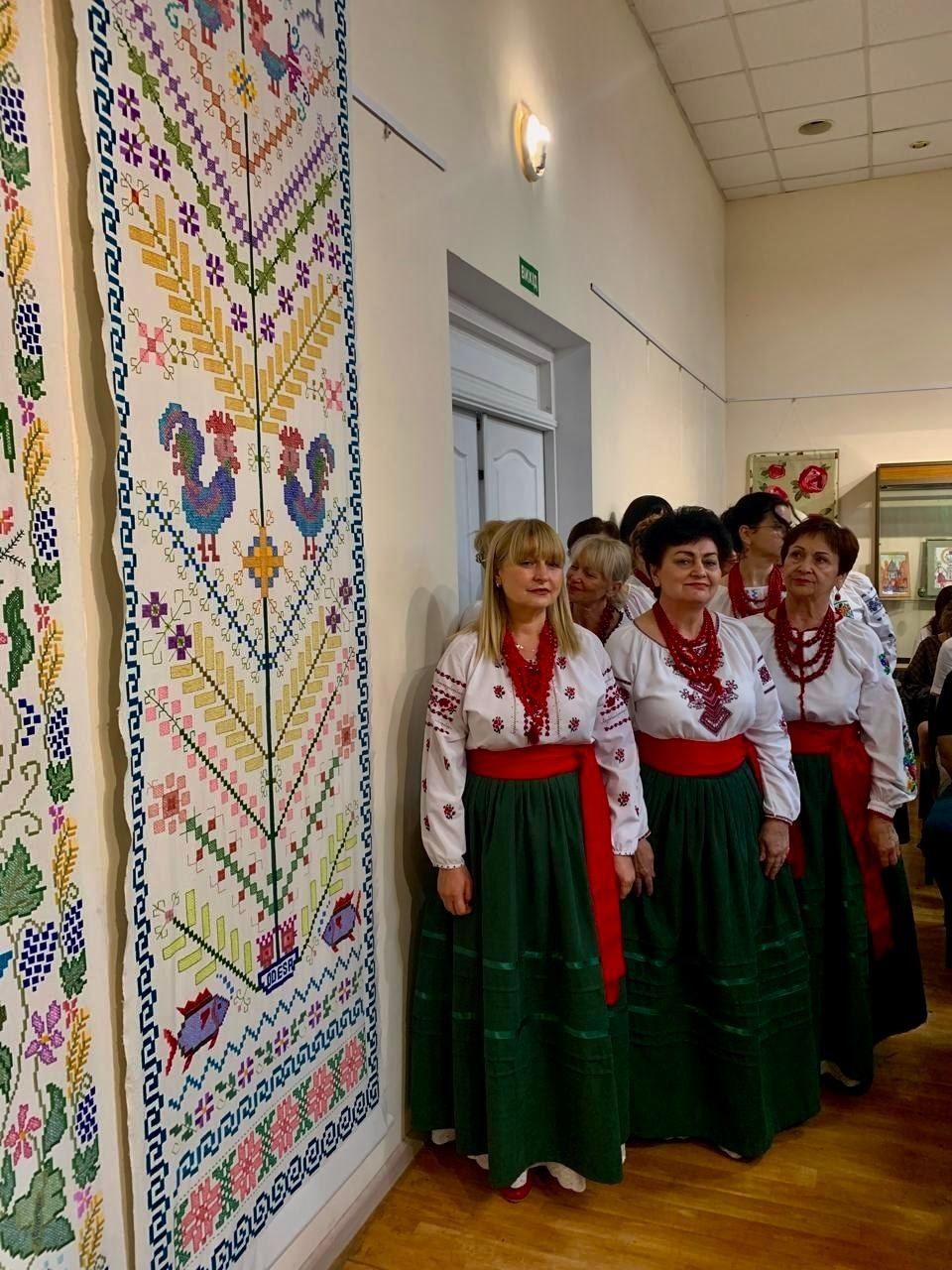 Нитка, що тримає покоління