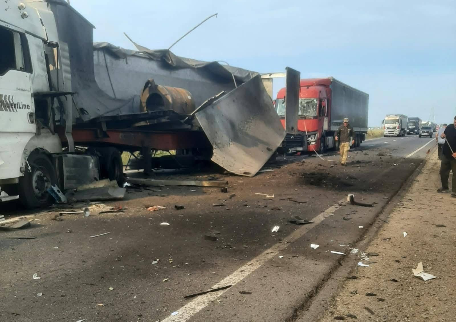 Ворог завдав серію ударів по автодорозі на Одещині.